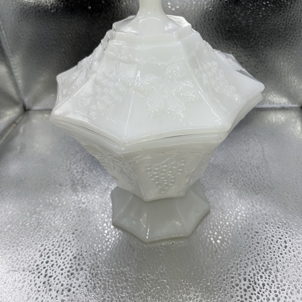 Vintage Anchor Hocking Fire King Milk Glass Candy Dish with Lid Grape Design - Picture 4 of 14